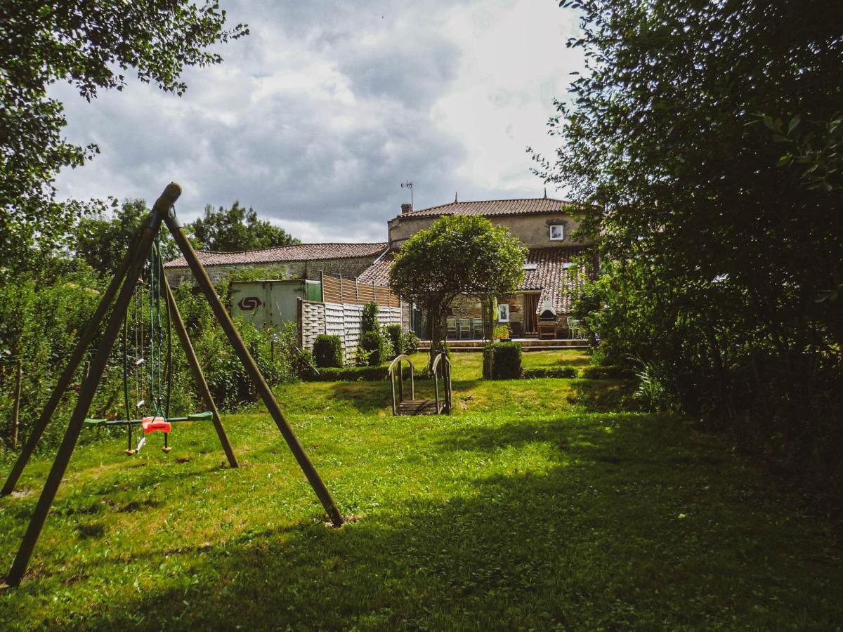 La Laujere Ivie - Gite & Piscine Privative Saint-Hilaire-du-Bois  Екстер'єр фото