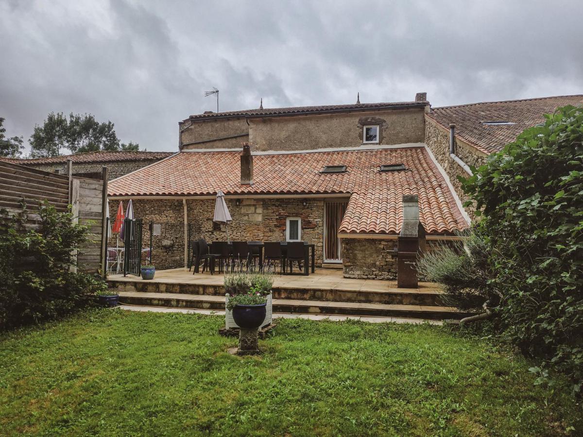 La Laujere Ivie - Gite & Piscine Privative Saint-Hilaire-du-Bois  Екстер'єр фото