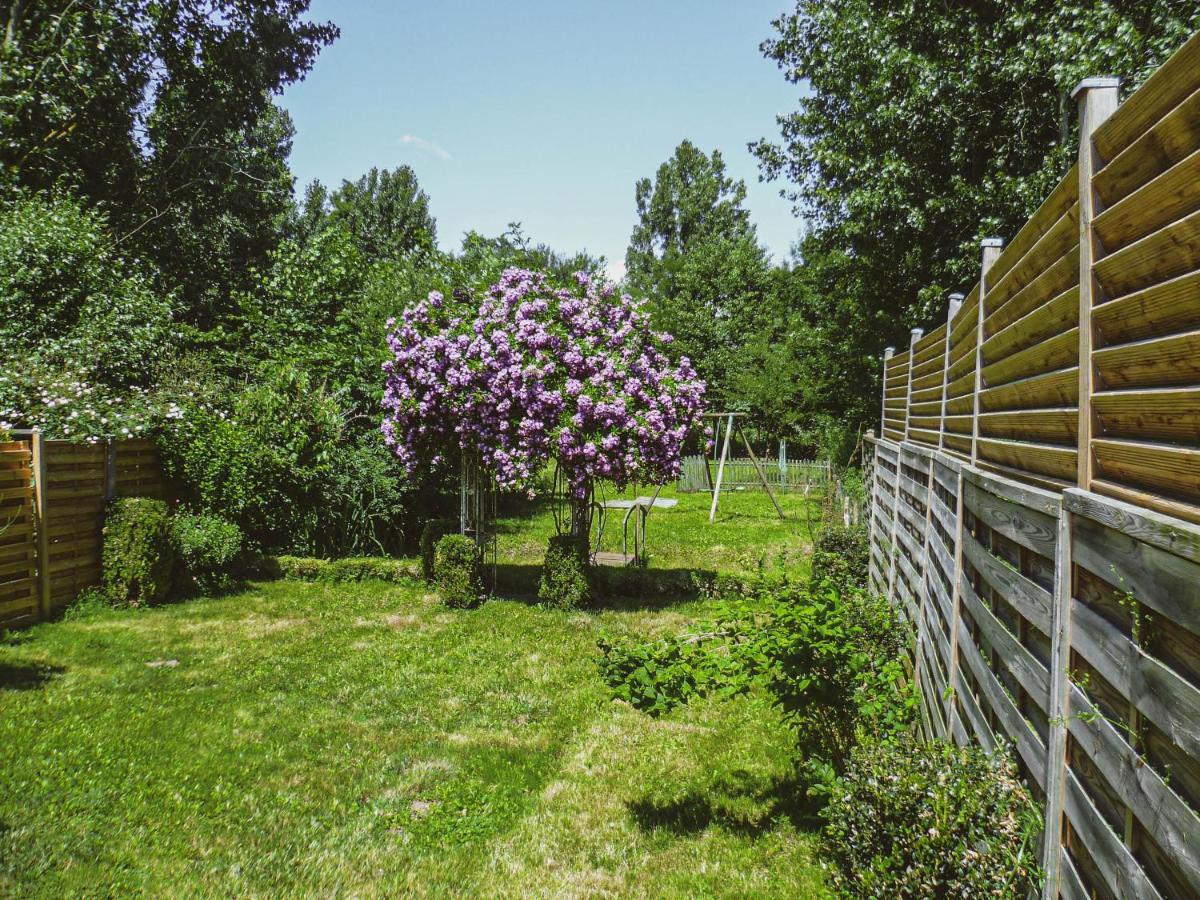 Вілла La Laujere Ivie - Gite & Piscine Privative Saint-Hilaire-du-Bois  Екстер'єр фото